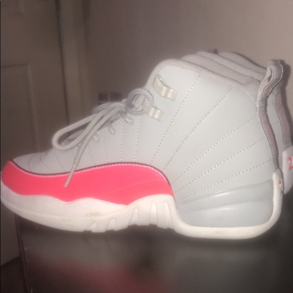 Jordan 12 Only weared once.